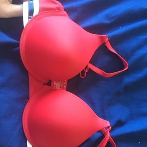 Tommy Hilfiger Bra. 34B